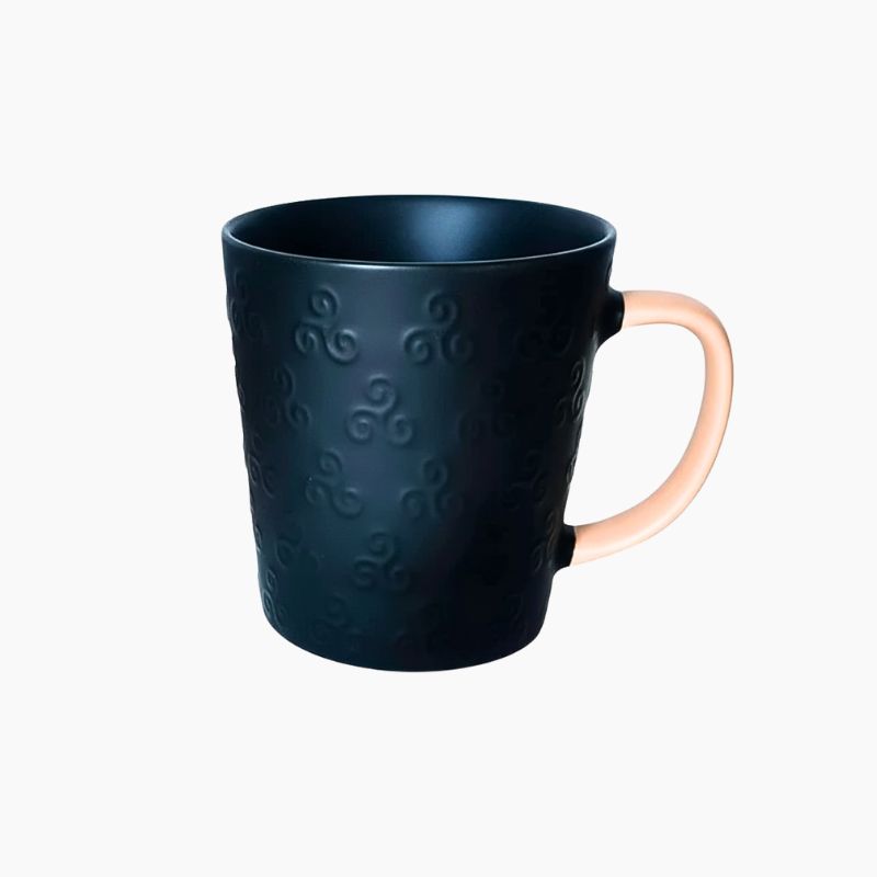 Mug Triskell en Relief Noir Mat