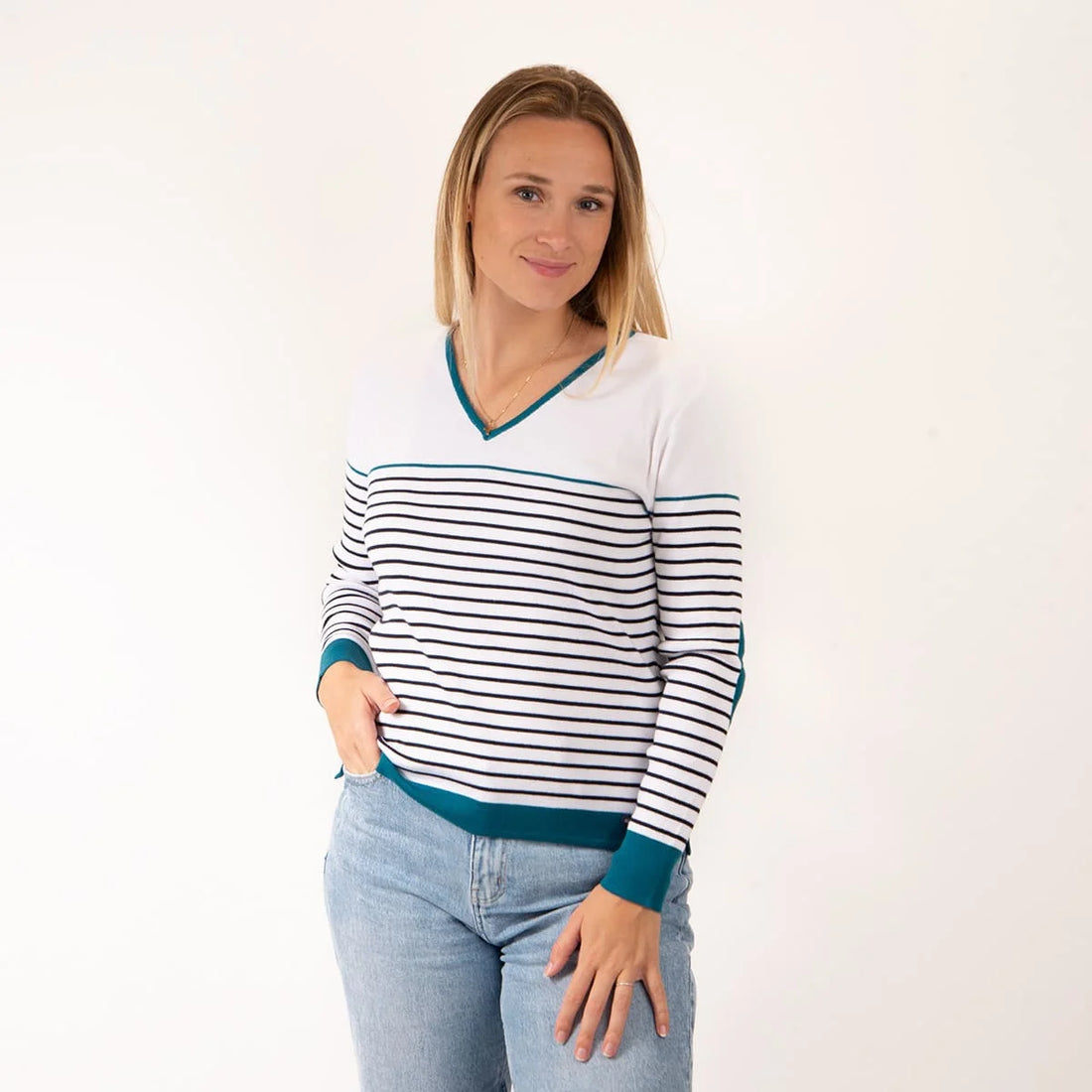 pull-femme-col-v-marie-galante-blc-lib-marine-1